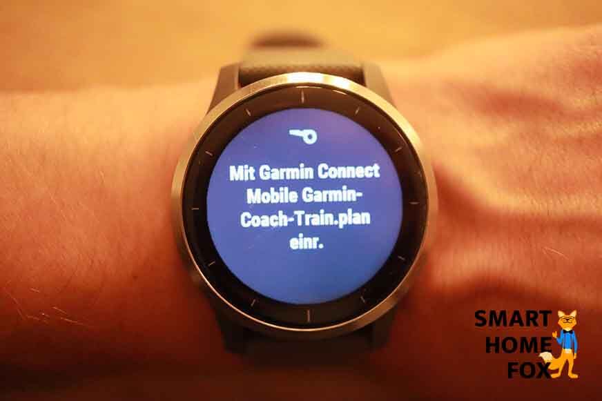 Man sieht auf der Uhr, wie man einen Trainingsplan erstellen kann. 